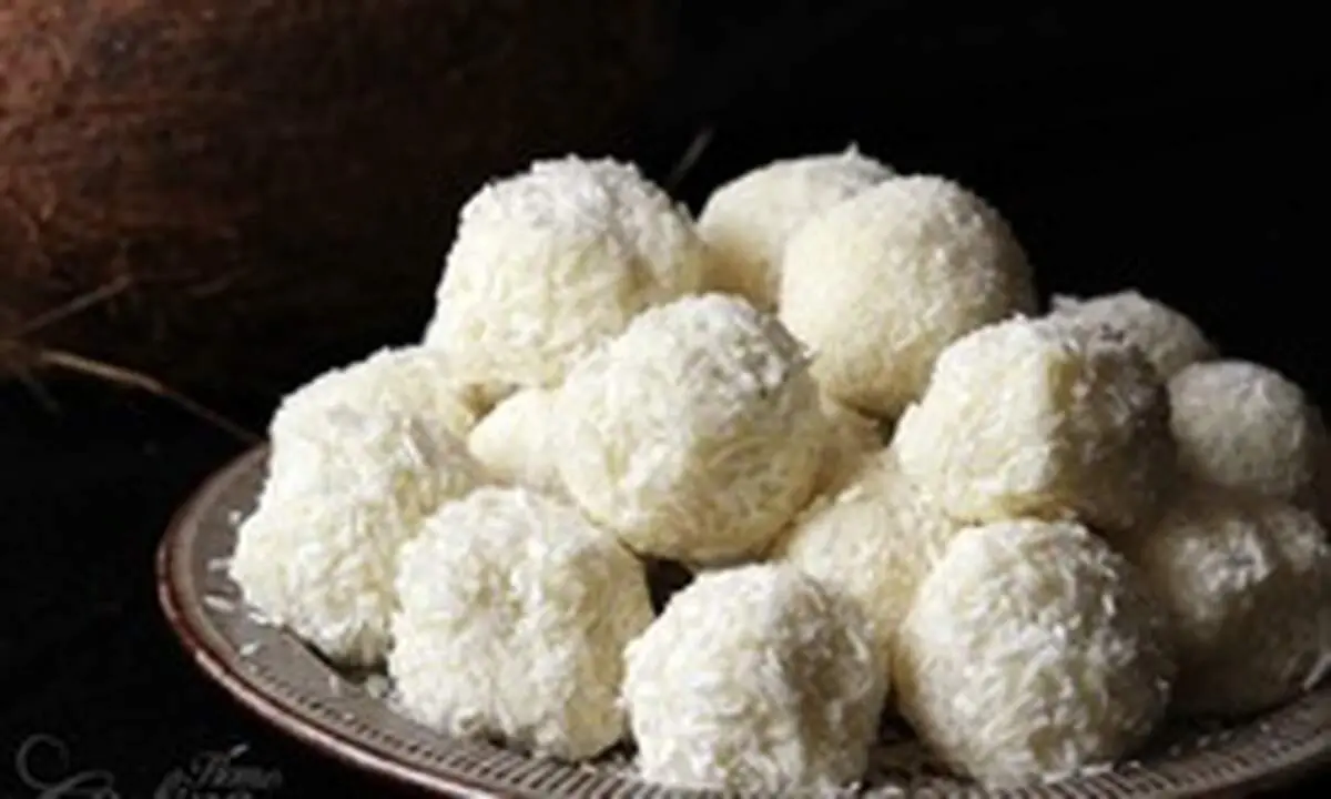 طرز تهیه شکلات ترد نارگیلی