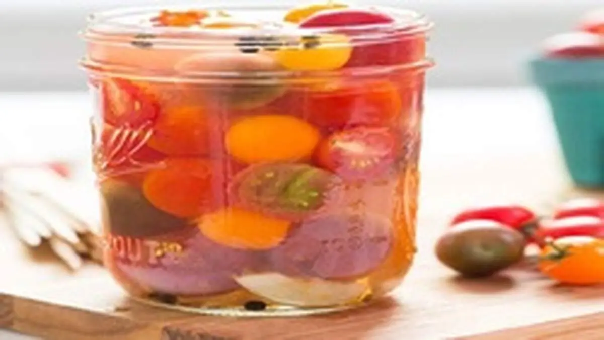 طرز تهیه ترشی گوجه گیلاسی
