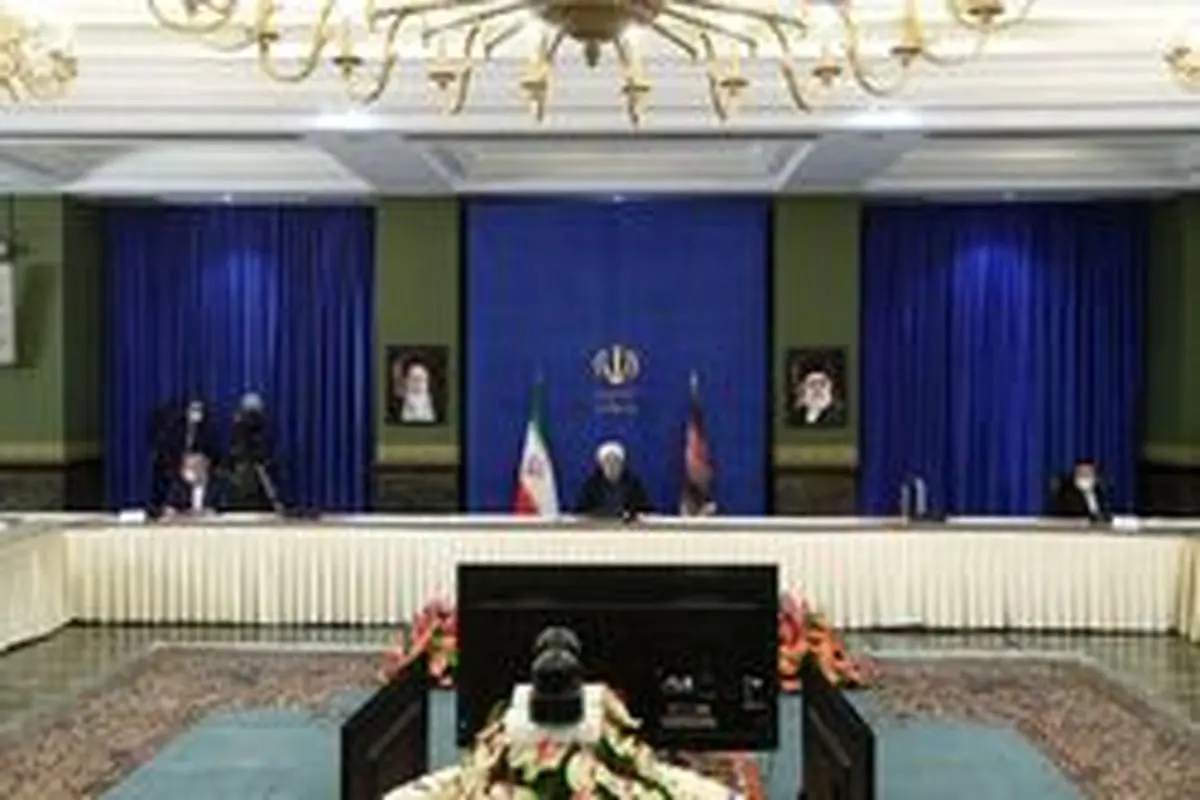 روحانی: مناطق آزاد از مناطق وارد کننده به مناطق جذب گردشگر داخلی و خارجی تبدیل شود