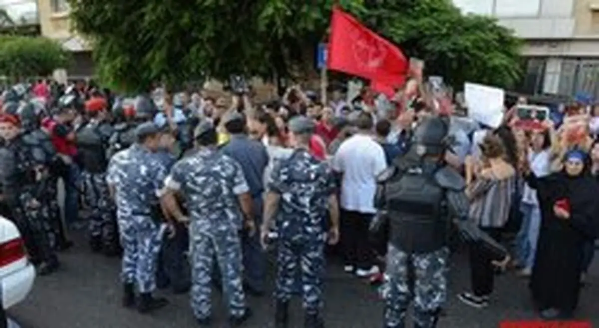 تظاهرات "خشم لبنان بزرگ" و درگیری در مقابل پارلمان در بیروت
