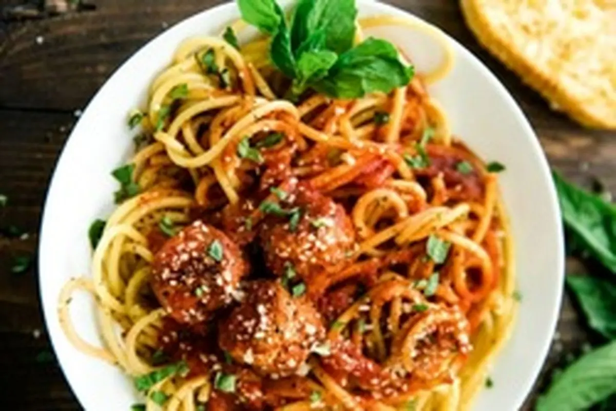 طرز تهیه اسپاگتی همراه با کوفته قلقلی