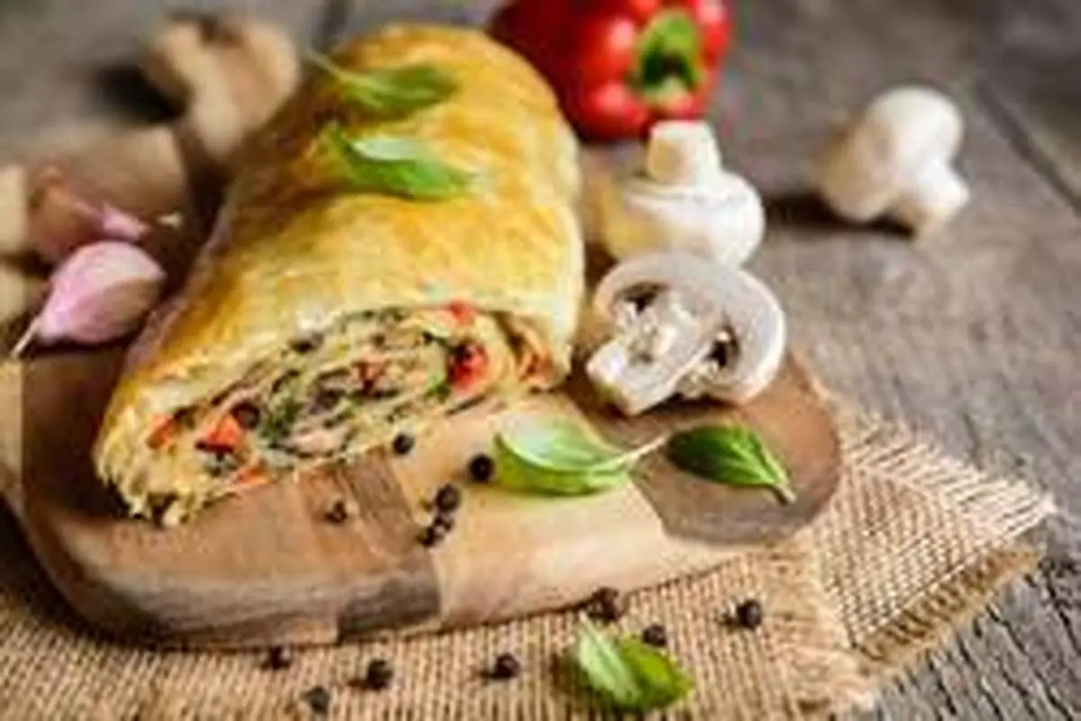 طرز تهیه اشترودل مرغ و قارچ یا گوشت