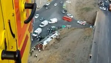 جزییات واژگونی یک اتوبوس در اتوبان کرج قزوین