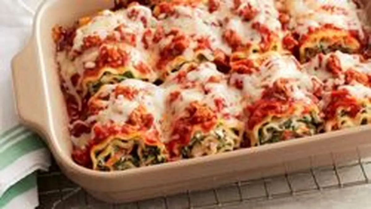 طرز تهیه لازانیای اسفناج با مرغ و قارچ و سس بشامل