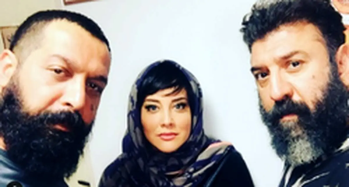 آشا محرابی در کنار کامران تفتی و علی انصاریان