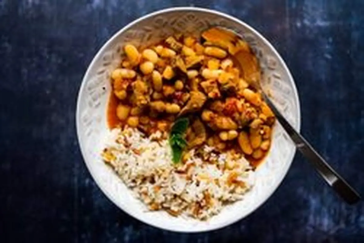 طرز تهیه خورش فاصولیه با مرغ یا گوشت