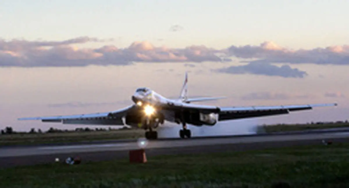 پرواز موشکبر استرتژیک روسی بر فراز بالتیک با همراهی جنگندههای ناتو