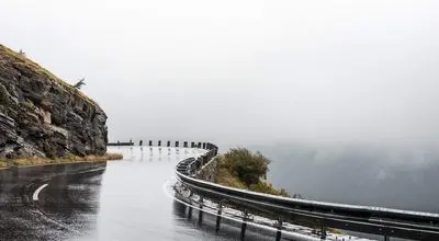 هشدار به مسافران؛ جاده های ۱۴ استان کشور بارانی است
