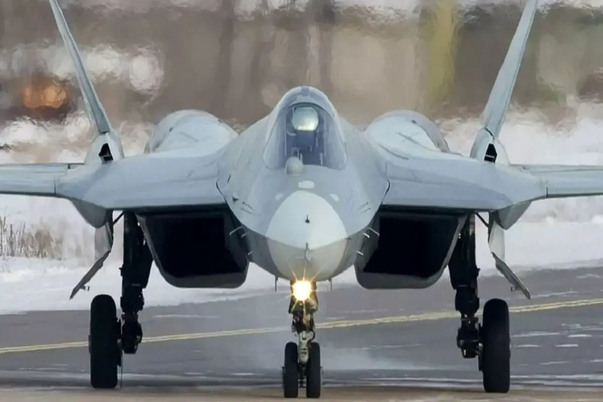 جنگنده Su-57 روسیه با طراحی پنهانکار در LIMA 2025 درخشید+ تصاویر