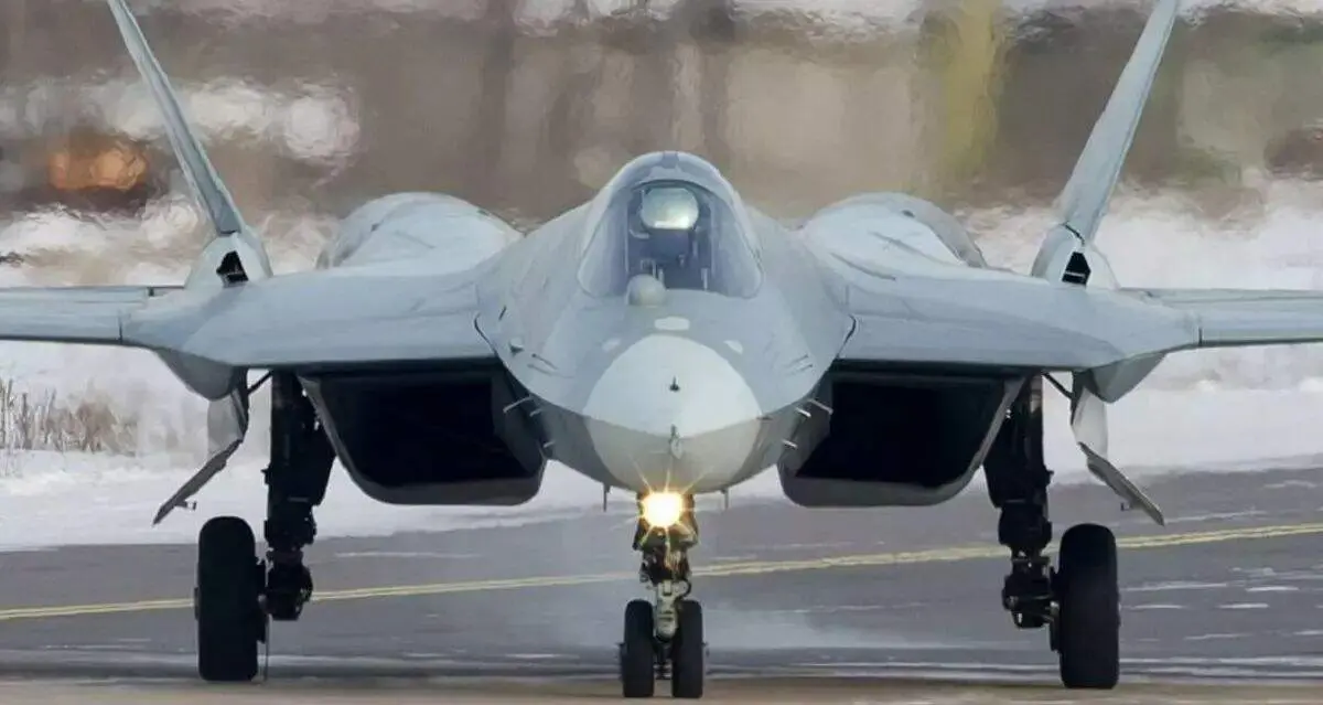 جنگنده Su-57 روسیه با طراحی پنهان‌کار در LIMA 2025 درخشید+ تصاویر