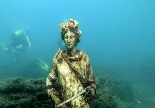 پیکره‌ این زن ۳۰۰۰ سال زیر آب سالم ماند