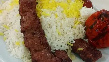 رئیس اتحادیه کباب: چلوکباب زیر ۱۰۰ هزارتومان، سم‌فروشی است
