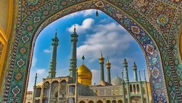 تصاویر گل‌آرایی حرم حضرت معصومه (س) در سالروز ورود به قم + فیلم