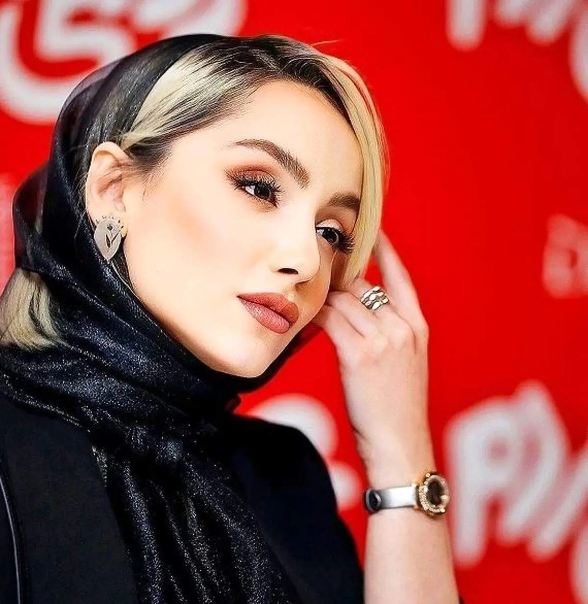 چهره نافذِ نازنین بیاتی در این عکسها جلبتوجه کرد