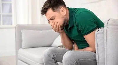 راهکار‌های اساسی برای درمان بیرون روی و استفراغ 