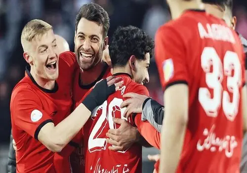 قهر ستاره تراکتور و غیبت در جشن قهرمانی