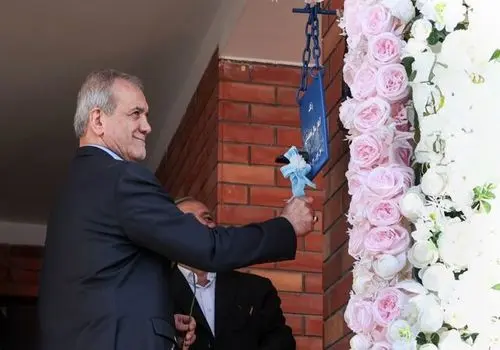 پزشکیان خطاب به دانش‌آموزان: شما طلا هستید


