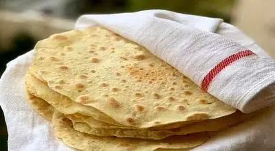 طرز تهیه نان برنجی گیلان