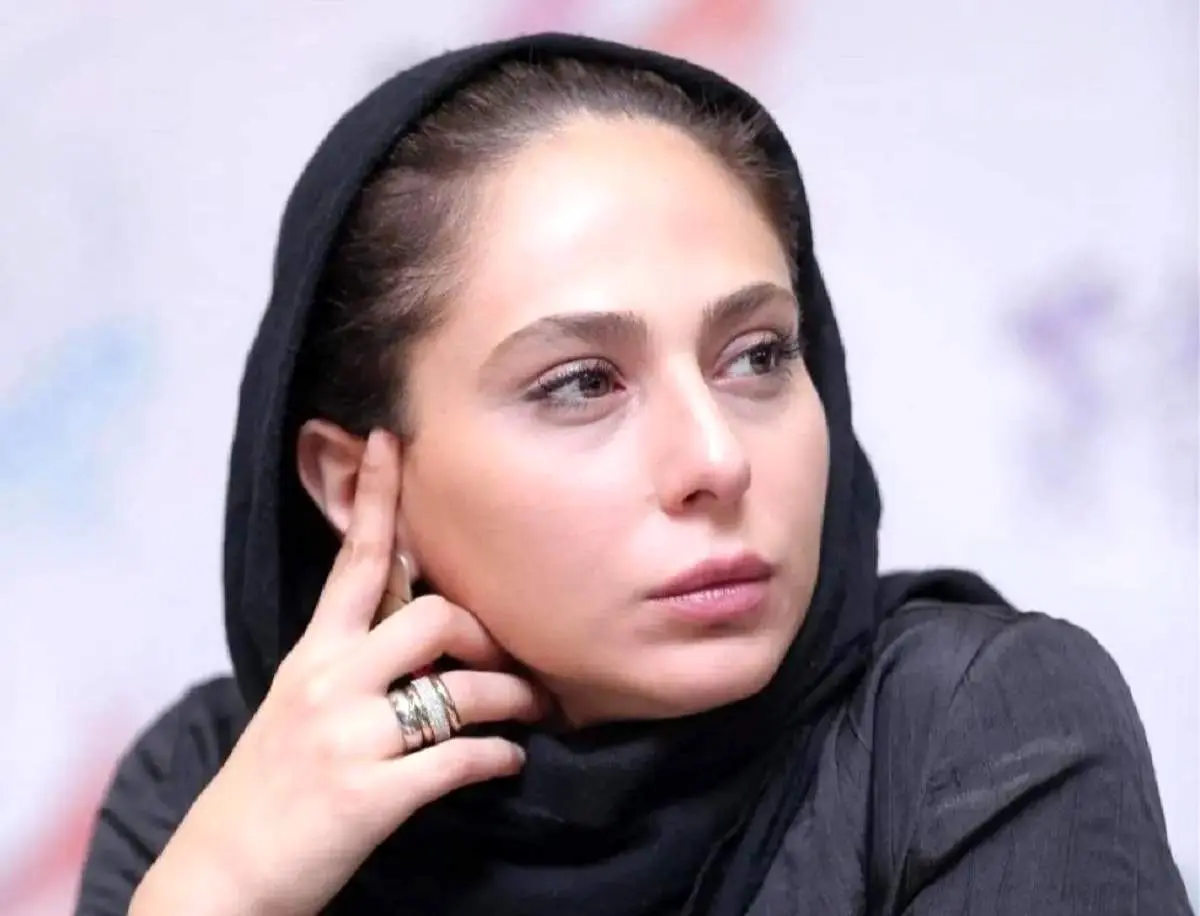 عکسی از  رعنا آزادی‌ور بعد از مدت ها