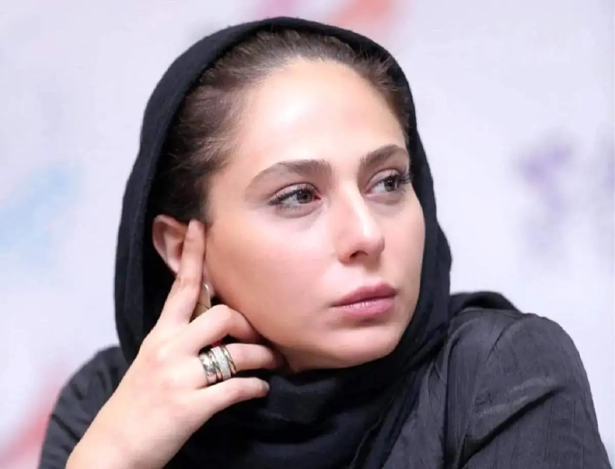 عکسی از  رعنا آزادی‌ور بعد از مدت ها