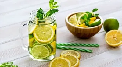 ۱۰ نوشیدنی خوشمزه برای رفع تشنگی و کمبود آب بدن