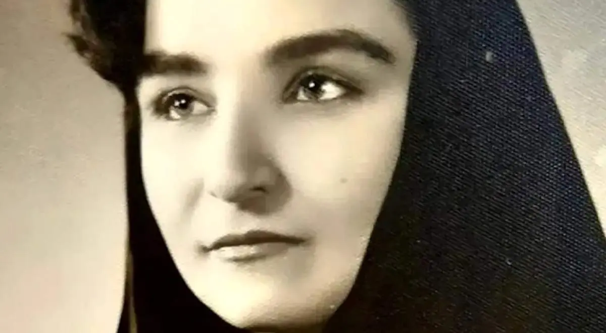 «پروین سلیمانی» در 85 سالگی در مراسم تشییع مهری مهرنیا؛ سال 87