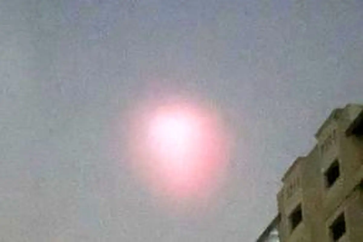 نور عجیب در آسمان فلسطین پس از شلیک موشک یمنی
