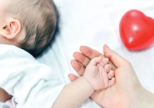 کمک‌هزینه مراقب برای خانواده‌های چندقلو؛ حمایت جدید در راه است