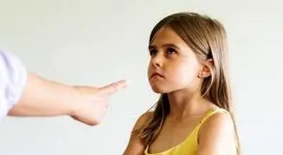 فرزندان این نوع والدین همیشه احساس بدبختی میکنند