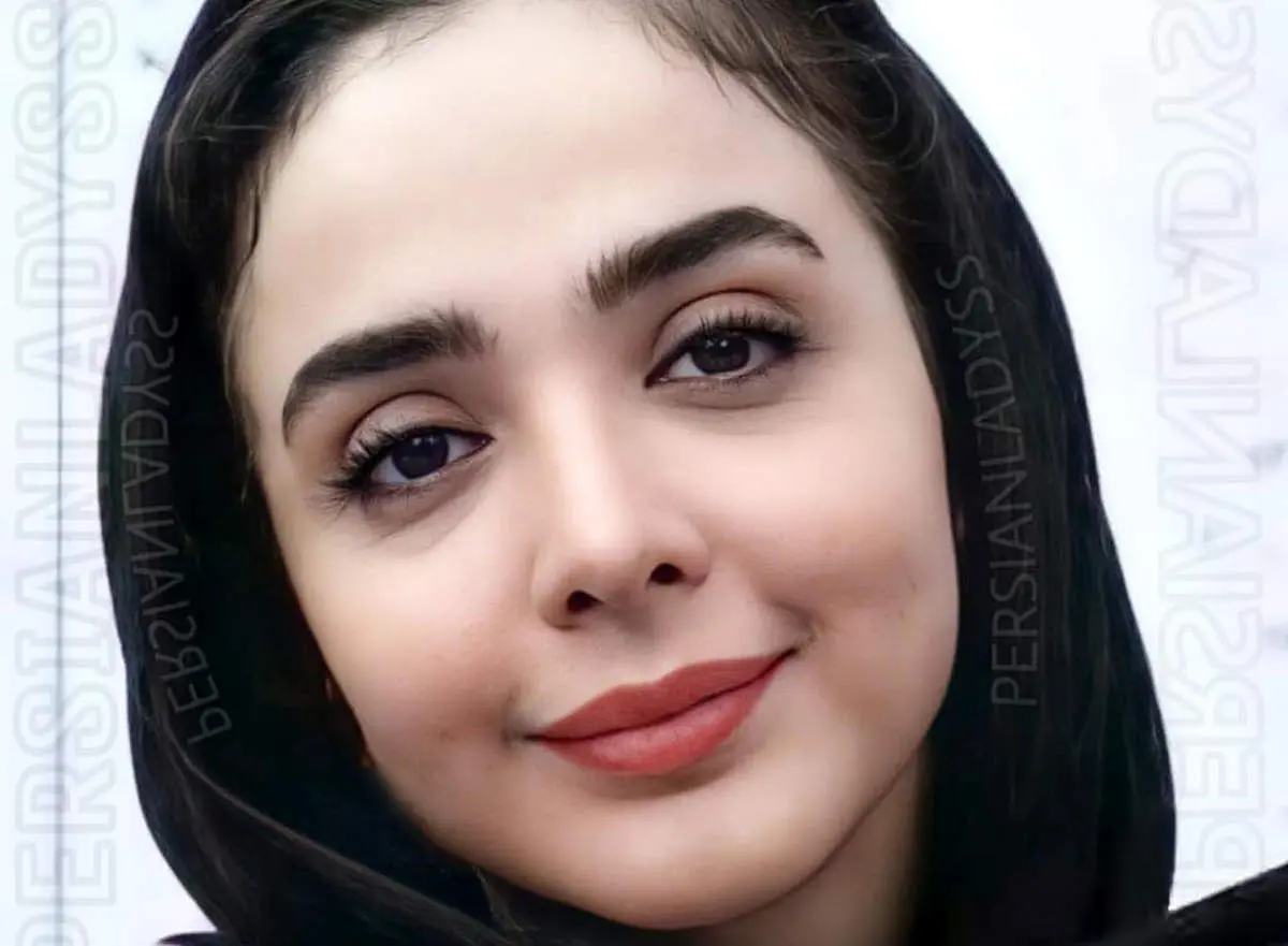 قاب جذاب المیرا دهقانی، یاسمنِ گرگ و میش