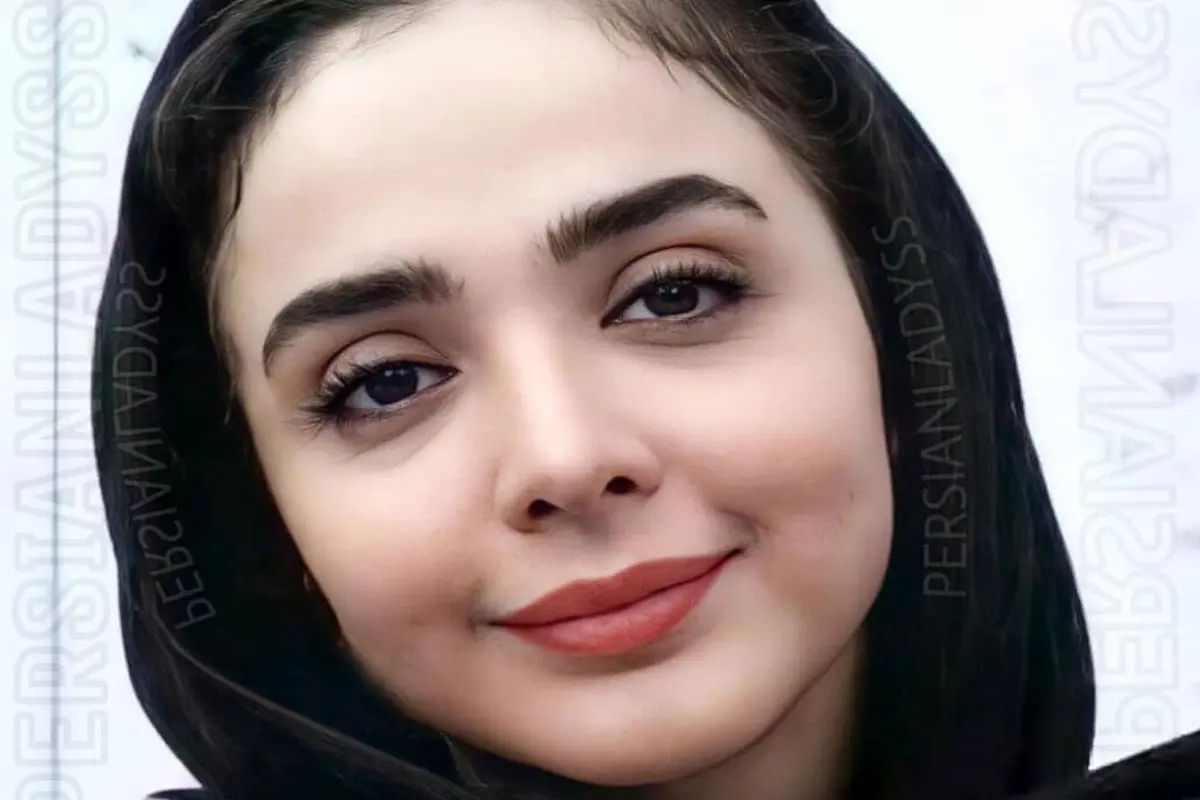 قاب جذاب المیرا دهقانی، یاسمنِ گرگ و میش