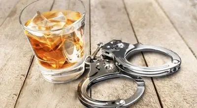 بازداشت ۷ بازیگر سرشناس‌ با ۳۸ لیتر مشروب