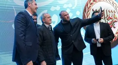حضور رئیس جمهور در اختتامیه قهرمان ایران + فیلم