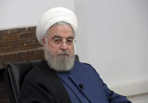 بوسه حسن روحانی بر پیشانی رهبر انقلاب+ عکس
