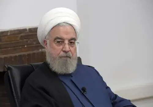 بوسه حسن روحانی بر پیشانی رهبر انقلاب+ عکس
