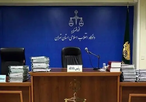 ژست متفاوت بازیگر آقازاده وسط ریل قطار!