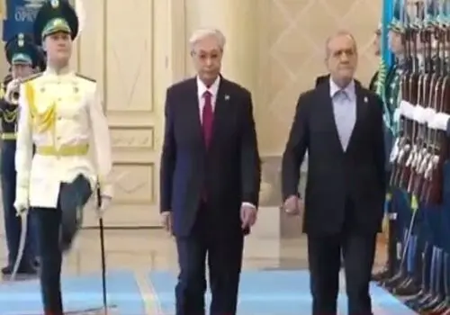 تیپ داماد پزشکیان در سفر به قزاقستان جلب‌توجه کرد