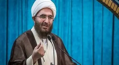 خطیب جمعه تهران: مسئولان باید فوری پاسخگو باشند و شفاف با مردم سخن بگویند

