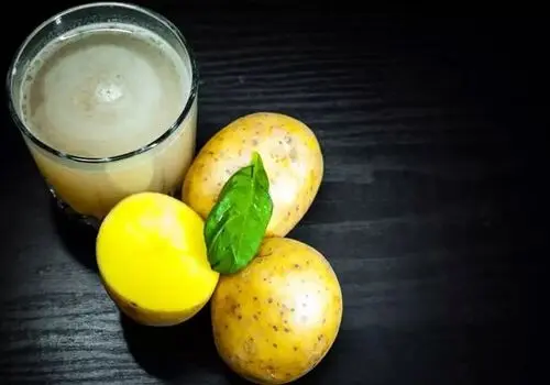 خواص آب سیب زمینی برای پوست و مو 