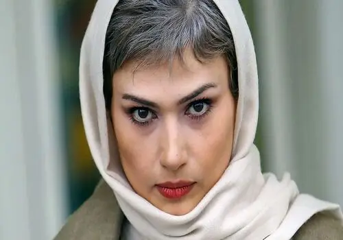 لادن مستوفی در ۵۴ سالگی با این استایل متفاوت دیده شد!