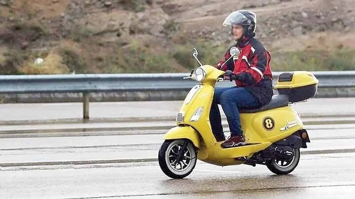 مصوبه صدور گواهینامه موتورسیکلت برای بانوان ابلاغ رسمی شد + عکس
