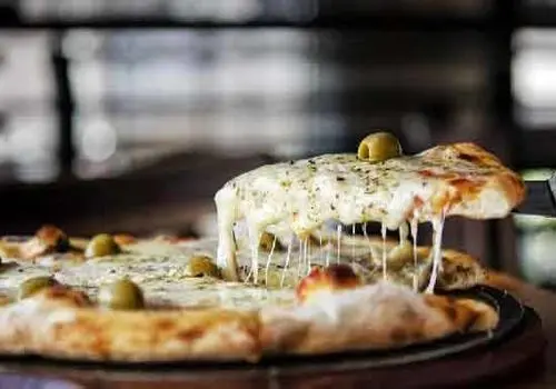 پنیر پیتزا چند کالری دارد ؟
