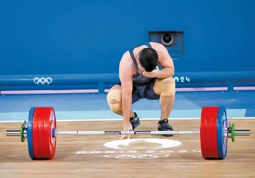  وزنه‌بردار معروف به جرم «تروریسم» زندانی شد 