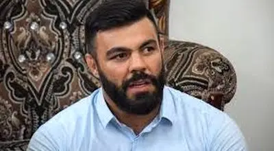 امیرعلی اکبری: «ازدواج مثل مرگ است!»+فیلم