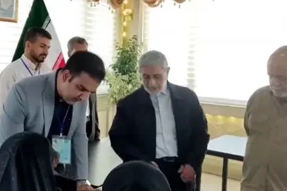 سردار قآانی رای خود را در مشهد به صندوق انداخت+ فیلم