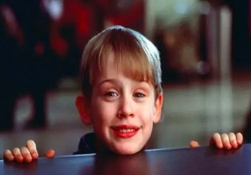 بازیگر محبوب «تنها در خانه» درگذشت + فیلم