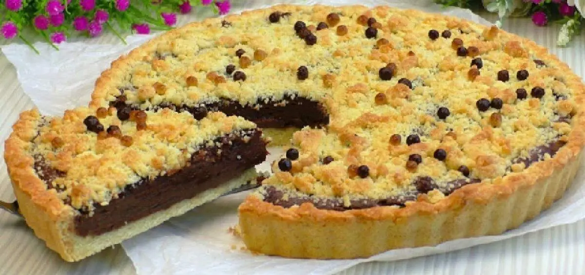 طرز تهیه متفاوت ترین دسر شکلاتی خامه ای+ فیلم / مرحله به مرحله آموزش پای شکلاتی خامه ای