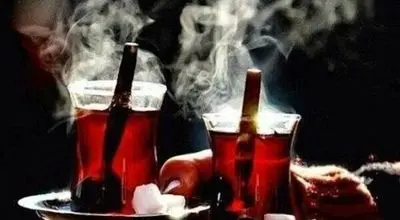 یک باور غلط رایج درباره نوشیدن چای داغ که باید بدانید