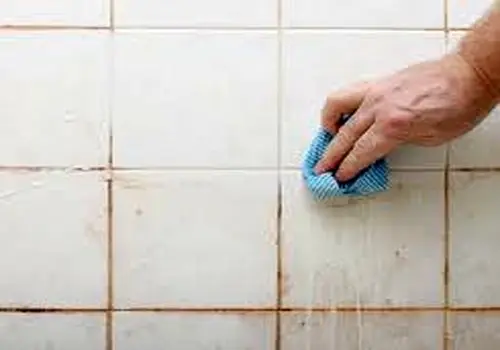 چرا اسپری ضد تعریق باعث سوزش زیر بغل می شود؟
