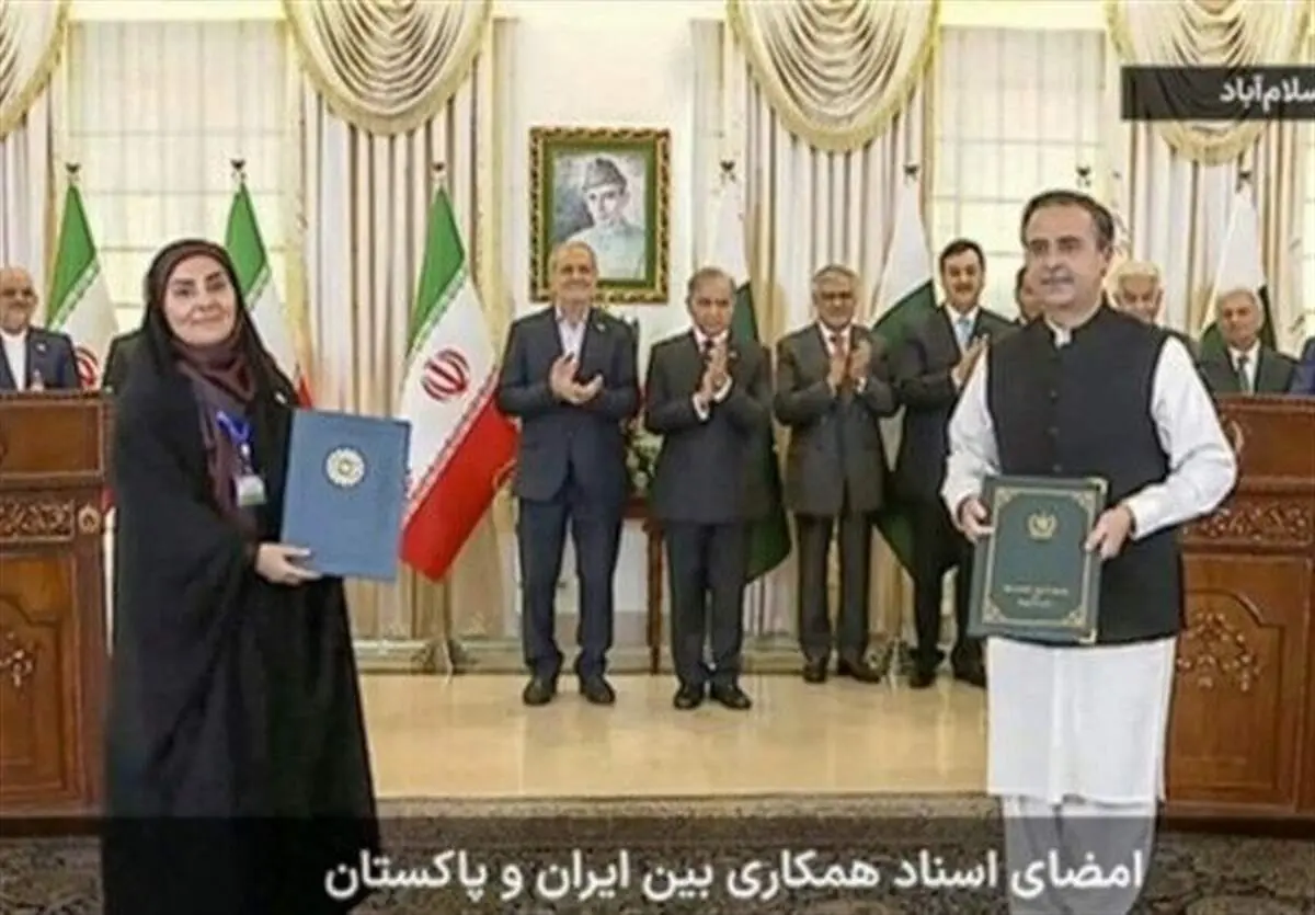 فرزانه صادق سند همکاری حمل‌ونقل را با همتای پاکستانی خود امضا کرد